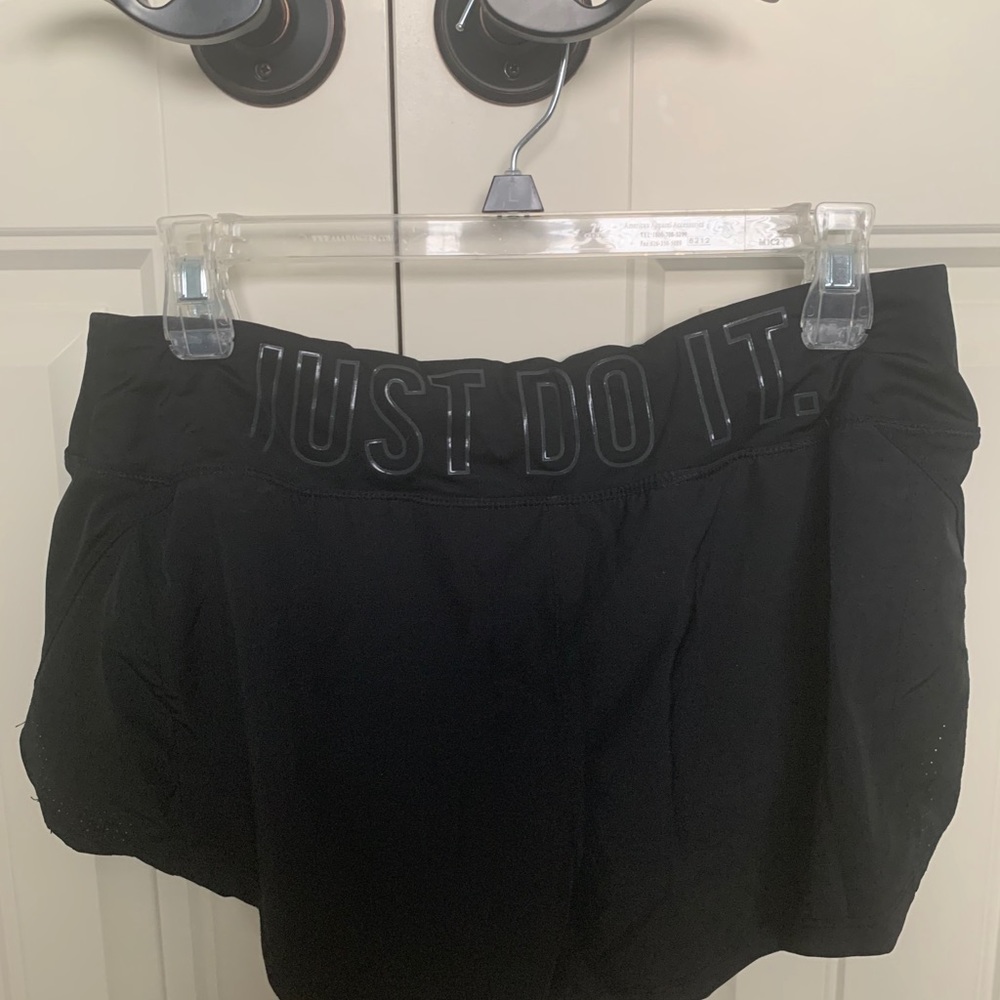 Women’s Nike Dri Fit Running Shorts w Liner L